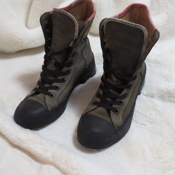 Converse Shoes - CONVERSE  MOUNTAIN  STYLE  SIZE  6  US  MEN